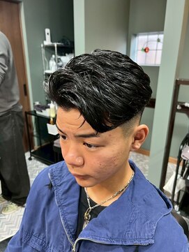 スタンドバーバー 柏(STAND BARBER) MEN’S HAIR/波巻ツイストスパイラル/フェザーパーマ/柏