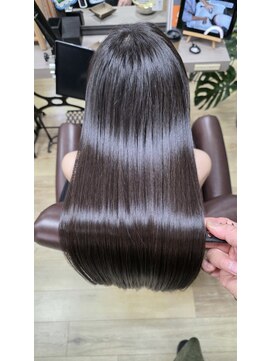 ブルーフィン シセロ(Blue Fin cicero) 髪質改善ストレートでうねりや広がり、パサつきを改善
