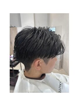 ルクール 東三条店(Le Coeur) ショートセンターパート/メンズ/アップバング/刈り上げ
