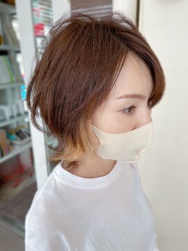 アトリエ エス atelier es HAIRDESIGN ショートウルフ/外ハネボブ/くびれヘア/レイヤーカット/裾カラー