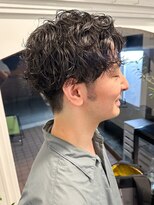 ラレイ ハラジュク(Lalei harajuku)&nbsp;【白石】緩めスパイラルパーマ/センターパート/メンズカット