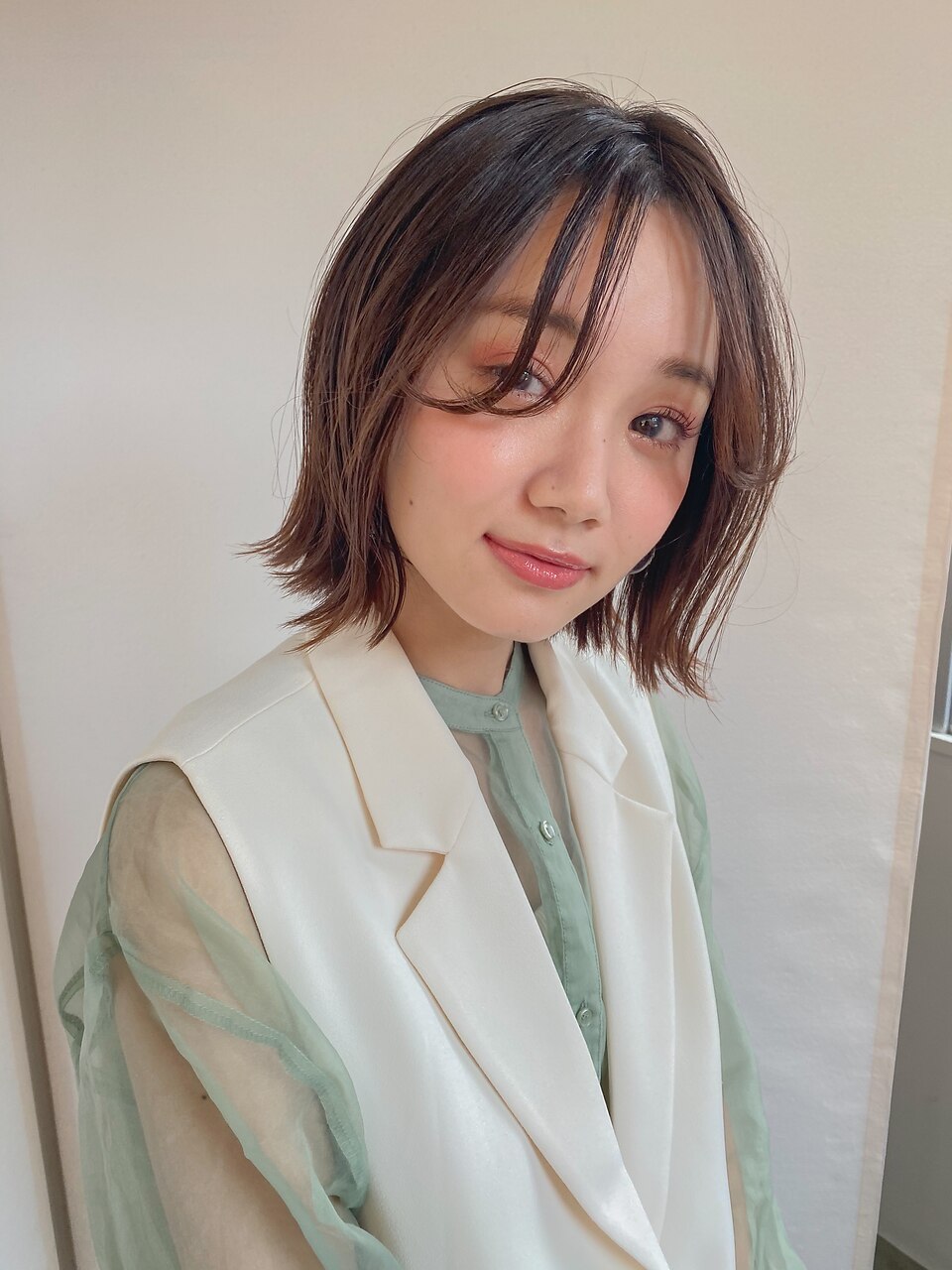 ピンクベージュ/外ハネショートボブ/表参道