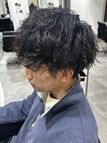 ヒュイル バイ ニアウ(Hwyl by Niau) メンズマッシュパーマツイストパーマツイストスパイラルパーマ