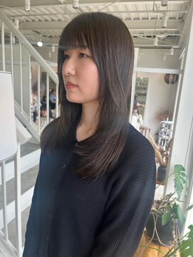 グリーン(green) misaki ) レイヤーカット　オリーブカラー