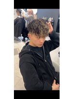 メンズサロン キング 心斎橋店(Men’s salon K!ng) ホワイトメッシュ/ツイスト/ツイスパ/パーマ/メンズ/眉毛/心斎橋