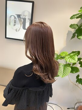 スリー(Three) 【ナチュラルベージュ】