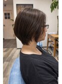 大人女性に人気の丸みショートボブ