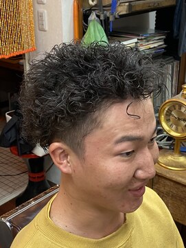 エイジ(Age) ツイストパーマツーブロック