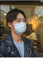 ソラーナ(SOLANA)&nbsp;ツイストパーマセンターパート 刈り上げツーブロック