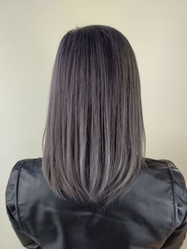 ウィット アンド ラファム Wit &La Famme シャドールーツで作るシルバーグレー