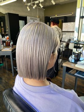 ガルボ ヘアー(garbo hair) ハイトーンアッシュカラー高知美容院10代20代