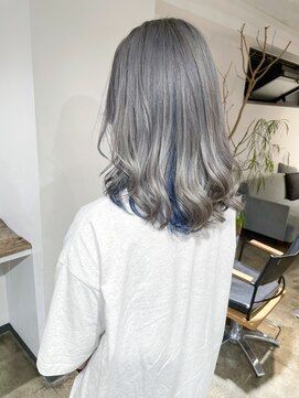 ニュート(Neut ) ハイトーンシルバーグレー/インナーカラーブルー/ケアブリーチ