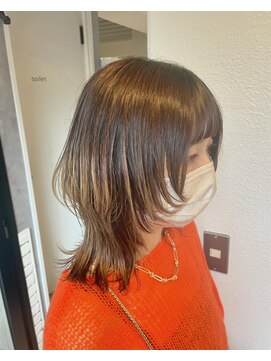 モク(mok) ミディアムウルフカット