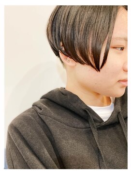 ナナシ(NaNaShi) 刈り上げショート