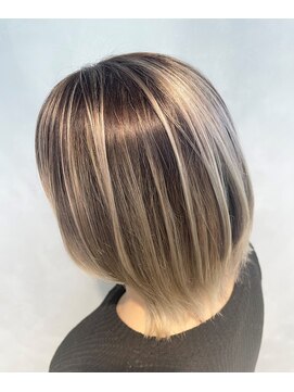 アコ(Aco) 上品バレイヤージュ/ミルクティー/ベージュ