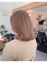 ツムジ(Tsumuji)&nbsp;くすみベージュ×外ハネボブ