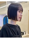 切りっぱなしボブ小顔カットグレージュミルクティ