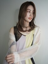 コモレビ(komorebi)&nbsp;【山本智文】レイヤーカット上品なハイライト