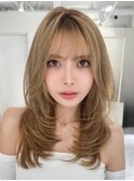 ハイライトカラーミルクティーベージュレイヤーカット