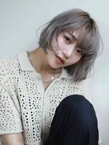 ダリア(Dahlia)&nbsp;髪質改善で艶を纏う大人の透明感グレージュ丸みショートボブ