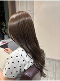 赤みを抑えた透明感カラー