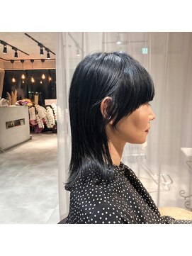 ティル(till) 【till】マッシュ + 外ハネ + ブルーブラック