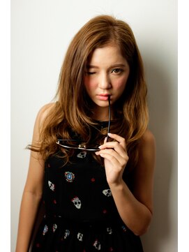 アッシュタカサキ(ash takasaki) 20代30代　大人かわいいゆるふわカールロング