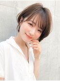 小顔ショートボブ、フォギーベージュ、耳かけスタイル♪