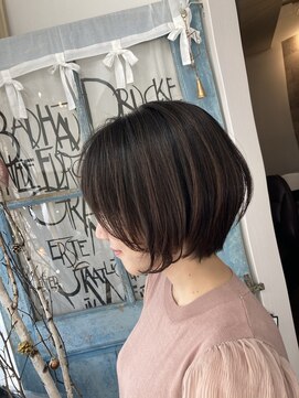 ロッティー(Rottie) ショートボブ