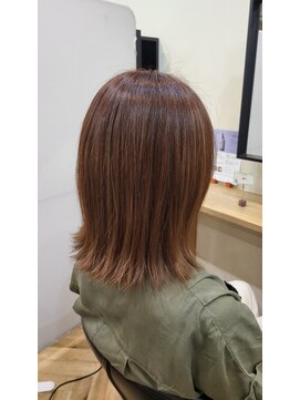 アルター(aL ter) ミディアム切りっぱなしボブ☆