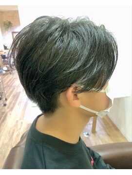 トータルビューティーサロン プリエ(prier) センターパート 前髪パーマ アッシュブラック