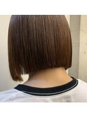 ぷつっとミニボブ×ナチュラルブラウンカラー切りっぱなし