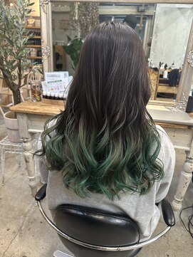 ウィークエンド(WEEKEND) GREEN×グラデーションカラー