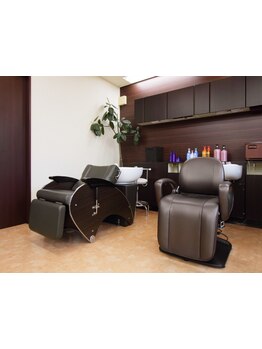 お手頃価格でも、技術に妥協なし☆理想の色味を再現し、お客様の魅力を最大限引き出します♪