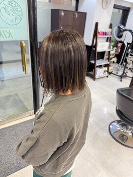 アイズ 本厚木(AIZU) 白髪ぼかしハイライト ミルクティーベージュ