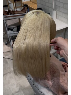 ニカ(NIKA) うる艶ホワイトベージュ♪髪質改善