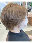 ベージュカラー×ホワイトイヤリング