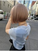 切りっぱなしボブまろやかベージュハイトーンカラー