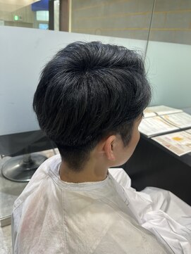 アヴァンス アリオ鳳店(AVANCE) ブルーブラック×ツーブロックしょーと