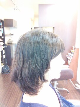 ヘアメイク ビス(Hair Make Bis.) 大人のセミロングパーマスタイル
