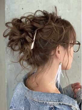 ヘアメイクサロンシャルメ(Hair Make Salon CHARMER) CHarmerカジュアルなお団子ヘアセット