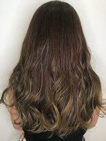 アディクト(ADDICT)&nbsp;色っぽバレイヤージュカーキカラーふんわりミディ