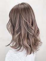 アイティー バイ アルバム 浦和店(IT by ALBUM)&nbsp;くすみベージュ透明感カラーオリーブカラー_ba240241