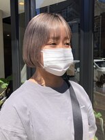 ヘアー アイス ルーチェ(HAIR ICI LUCE)&nbsp;シルバーカラー　ホワイトシルバー　ミニボブ　担当中西