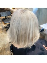 シン(shin)&nbsp;40代、50代もケーブリーチでホワイトベージュ【shin】