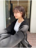 透明感のあるミルクティーグレージュで大人可愛いくびれヘアに