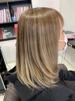 ヘアーアンドアート ルミナ(HAIR&ART LUMINA) 【佐々木】ブロンドハイライト
