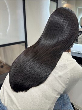 ミリア(MILIA) 大人可愛い30代40代50代小顔髪質改善ケラスターゼストレート