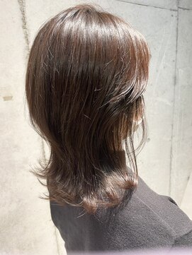 ミラシィ 稲毛(Mirashy) 外ハネセミロング×ブラウンカラー