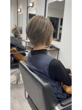 ラボ(LABO) 透け感ショート＋ミルクティーベージュ